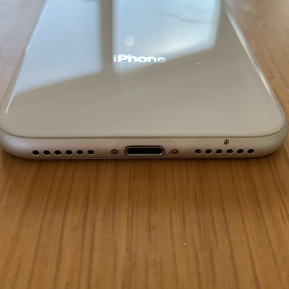 APPLE IPHONE 8 Unlocked 64 GB Smartphone - Picture 6 of 10